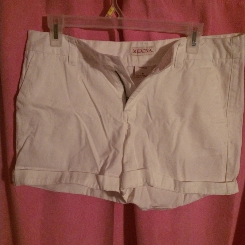 White shorts, never worn